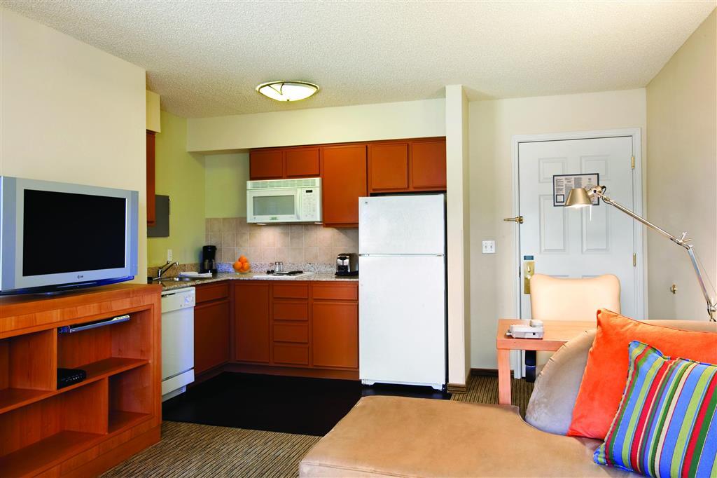 Hyatt House - University Village Colorado Springs Pokoj fotografie